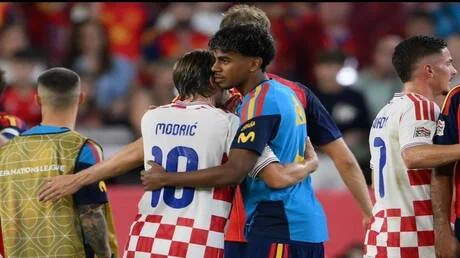 لامين جمال يتألق أمام كرواتيا ومودريتش يتمنى الحصول على قميصه