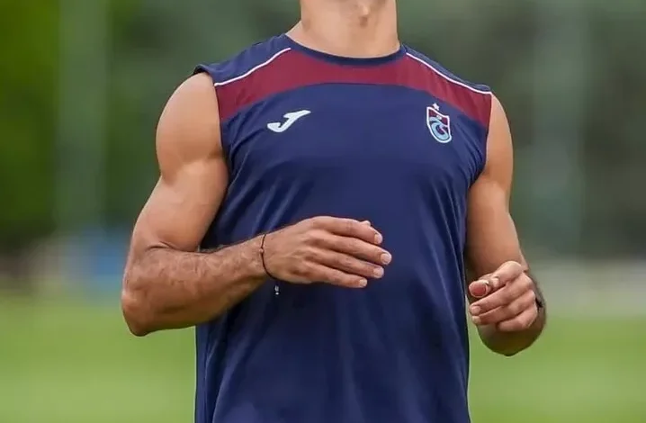 محمد صلاح يظهر لأول مرة بعد استقبال مولوده الجديد ليل