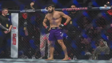 مقاتل في UFC يشتري شوكولاتة من طفلة أمريكية بمبلغ 400 دولار