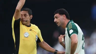 من سيحل محل ديميرال بعد ورطة الكلاسيكو في موقعة الرياض؟