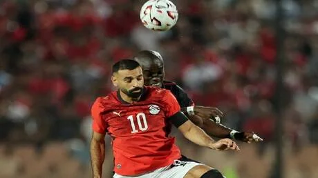 منتخب مصر يغادر استاد القاهرة الدولي بخيبة أمل (فيديو)