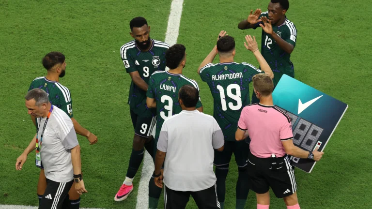 "مهاجم السعودية يوضح أسباب التراجع أمام الكويت: لم نظهر بالمستوى المأمول"