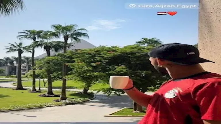 نجم مانشستر يونايتد يمثل منتخب مصر في مواجهة الأهرامات 1 نجم مانشستر يونايتد يمثل منتخب مصر في مواجهة الأهرامات