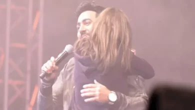 نجوم تعرضوا للإحراج بسبب "المعجبات" آخرهم رامي صبري