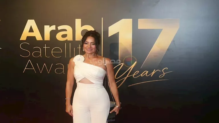 نرمين الفقي ومي عمر: 20 صورة لإطلالات أنيقة بمهرجان الفضائيات العربية