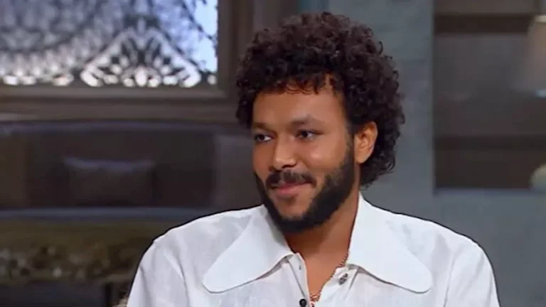 ويجز يستفسر عن حكم استخدام حديث نبوي في الأغاني بعد كلمات "مقاتل"