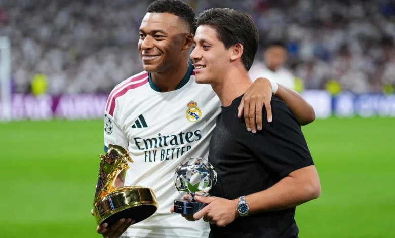 "يويفا" يكرم مبابي وجولر قبل مواجهة إنتر ميلان.. ما هو السبب وراء التكريم؟