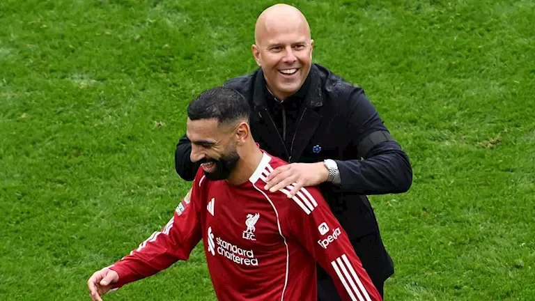 آرني سلوت يتولى تدريب فريق جديد بعد مغادرته ليفربول وخلافه مع صلاح
