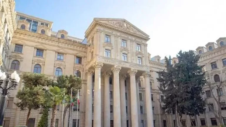 أذربيجان تمنع 31 مواطناً تركياً من دخول أراضيها بسبب الحجاب