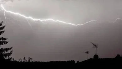 الأنواء الجوية تنبه الطيران المدني بشأن السحب الرعدية والعواصف