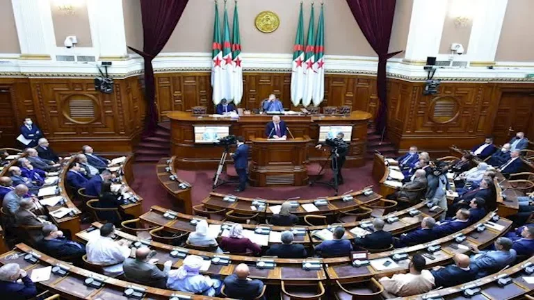 البرلمان الجزائري يوافق بالإجماع على تعديلات تمهد لعودة الإعدام 2 d8a7d984d8a8d8b1d984d985d8a7d986 d8a7d984d8acd8b2d8a7d8a6d8b1d98a d98ad988d8a7d981d982 d8a8d8a7d984d8a5d8acd985d8a7d8b9 d8b9d984d989 1