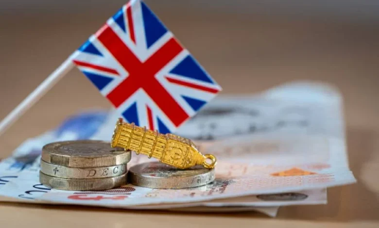 الدين العام البريطاني يتجاوز 3 تريليونات إسترليني قبيل الموازنة