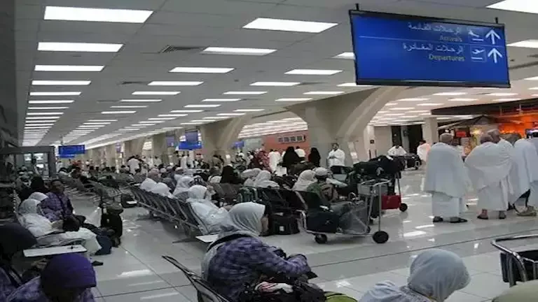 السفارة الأمريكية بالسعودية تُلزم موظفيها بالحصول على إذن لمطاري جدة والدمام