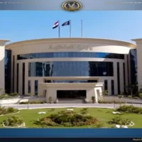 القبض على سائق صدم فتاة وتعدى على والدتها في حدائق القبة بالقاهرة