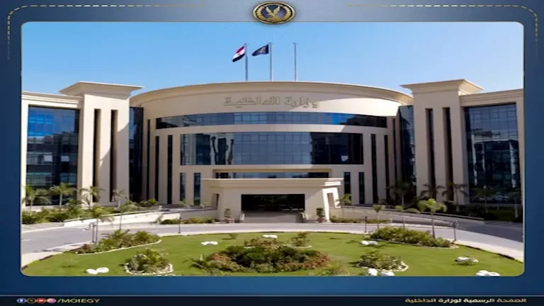القبض على سائق صدم فتاة وتعدى على والدتها في حدائق القبة بالقاهرة