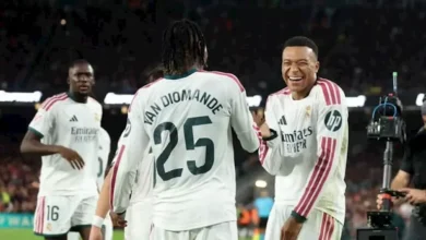 برشلونة وريال مدريد يتعادلان في شوط أول شهد هدفًا عكسيًا وتألق الحراس