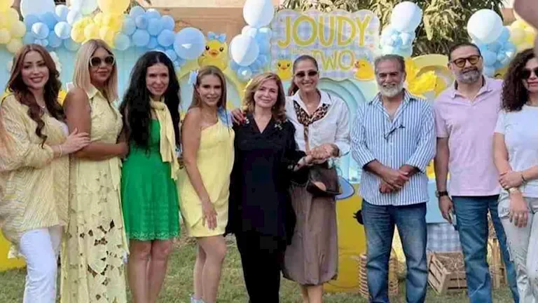 حنان مطاوع تتألق بإطلالة كاجوال في عيد ميلاد ابنة دنيا عبدالعزيز