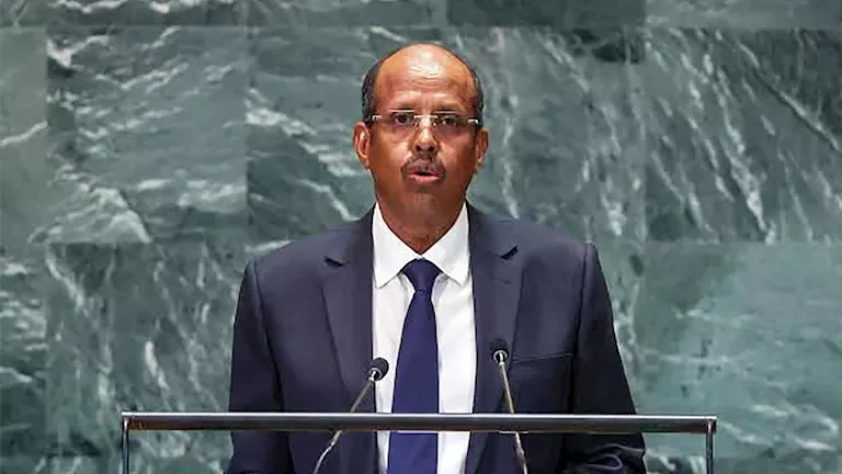 رئيس مفوضية الاتحاد الأفريقي: ضرورة استثمار ضخم لتمويل البنية التحتية في القارة 1 رئيس مفوضية الاتحاد الأفريقي: ضرورة استثمار ضخم لتمويل البنية التحتية في القارة