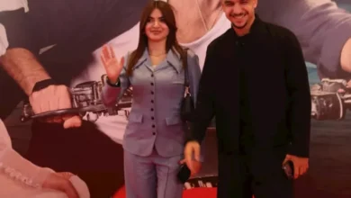سوزي الأردنية تتألق مع خطيبها مونلي في العرض الخاص لفيلم "نصيب"