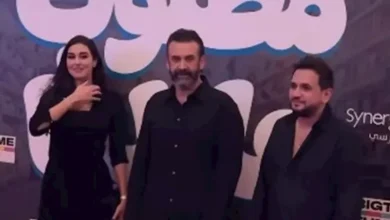 كريم عبد العزيز وياسمين صبري في العرض الخاص لفيلم "مطلوب عائليًا" بدبي