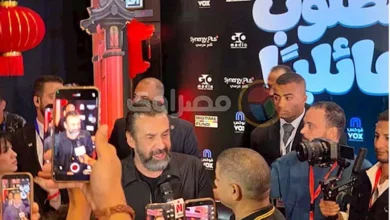 كريم عبدالعزيز يتألق في العرض الخاص لفيلمه "مطلوب عائليا" بالصور