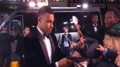 كيليان مبابي يصل إلى لندن لحضور حفل الكرة الذهبية (فيديو)
