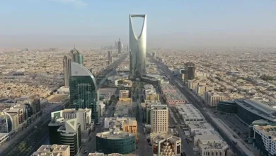 مركز المملكة بالرياض يوجه موظفي المكاتب الإدارية بعدم الحضور حتى إشعار آخر