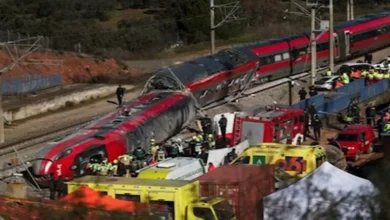مصرع 10 أفراد في حادث تصادم قطارين بإسبانيا