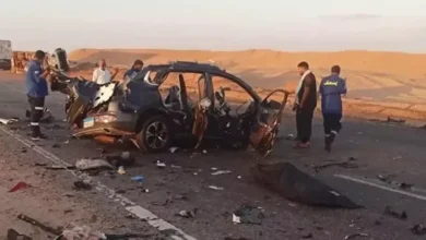 مصرع شخصين وإصابة 3 آخرين في حادث تصادم على طريق الواحات
