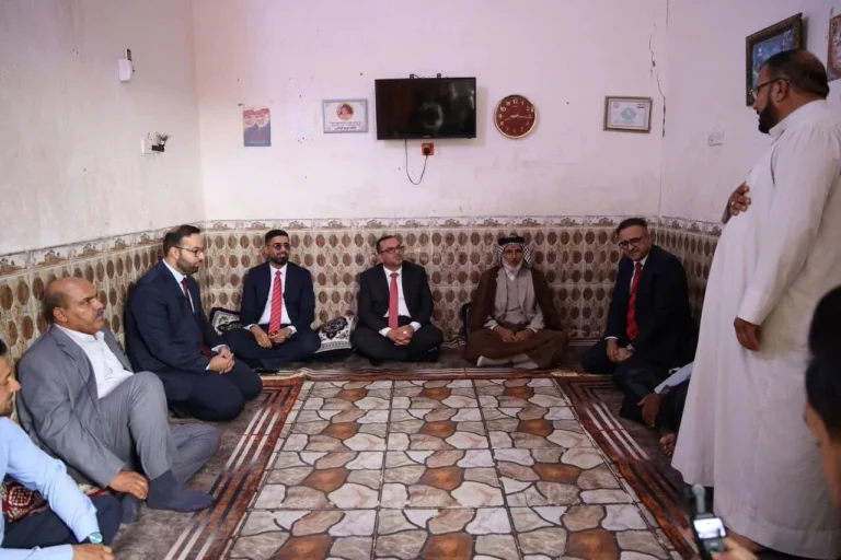 وزير التعليم يمنح ابنة الشهيد كاظم الركابي منحة مجانية لدراسة الطب
